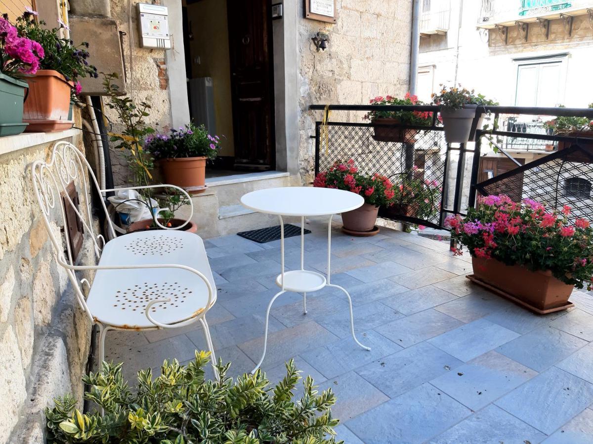 La Casa Del Pittore Di Petralia Petralia Soprana Εξωτερικό φωτογραφία