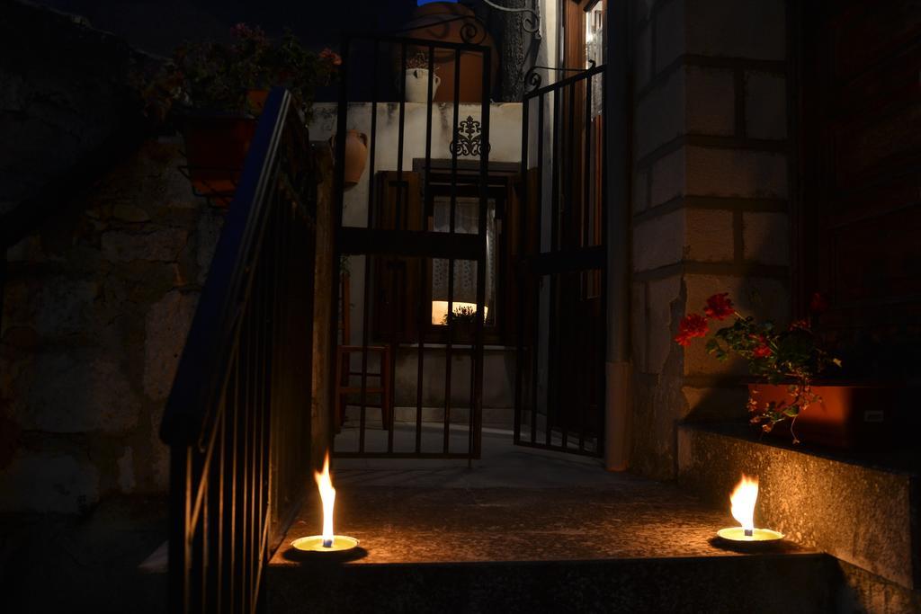 La Casa Del Pittore Di Petralia Petralia Soprana Εξωτερικό φωτογραφία
